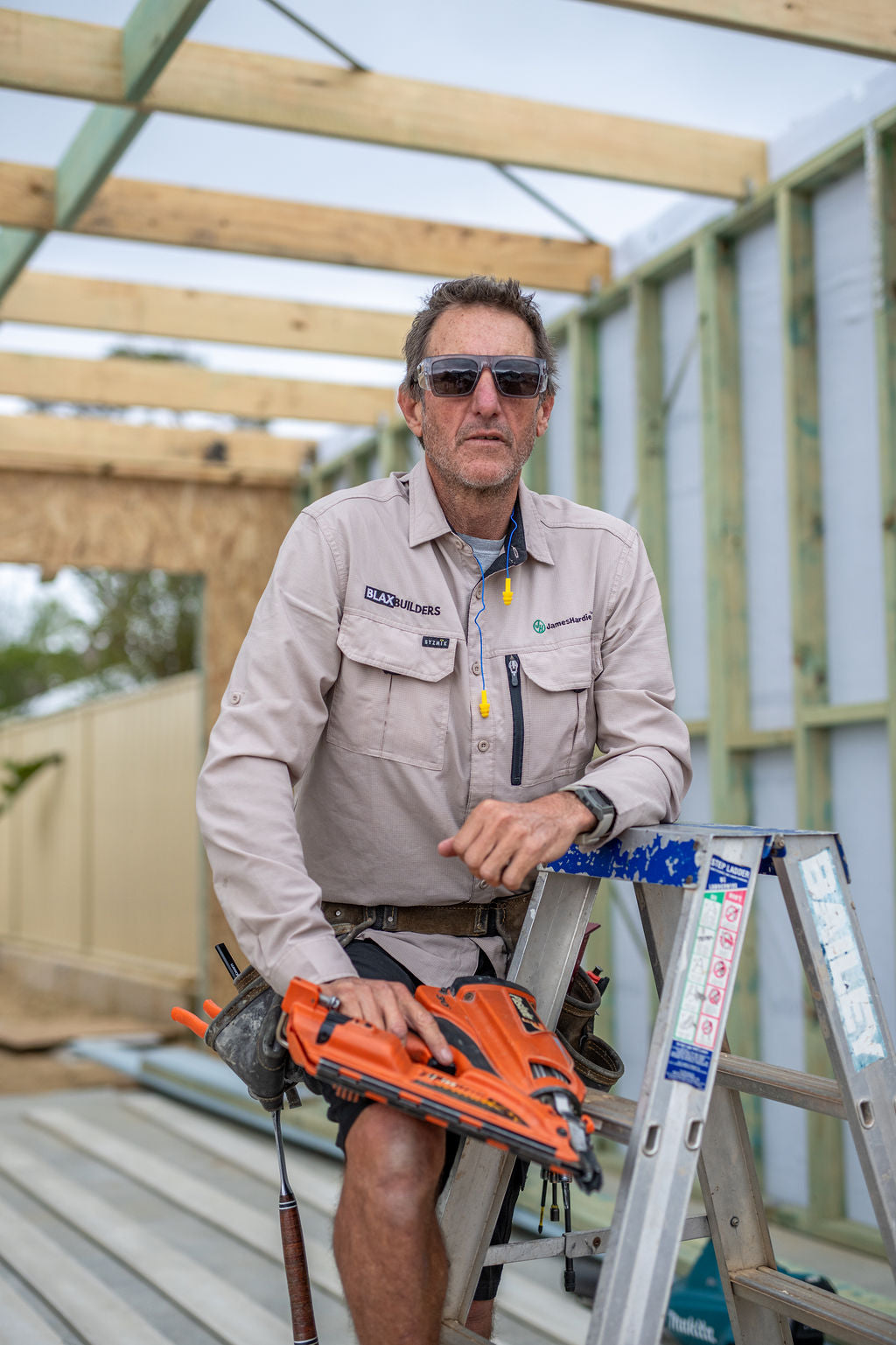 RAMBLER SMOKE / GREY UV